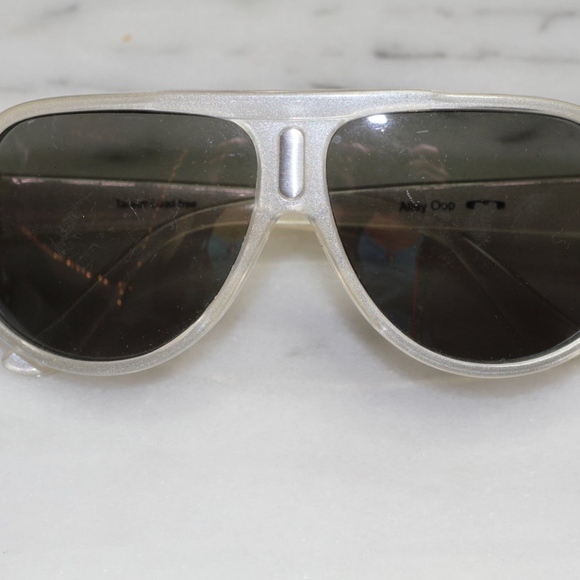 Alley Oop Butterfly Sunglasses main image 4